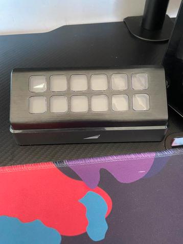 stream deck mountain displaypad beschikbaar voor biedingen