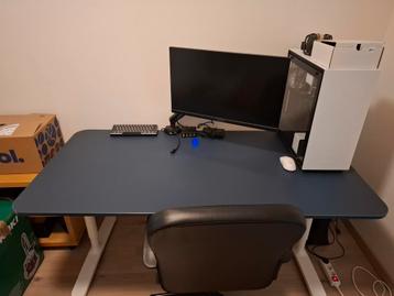 IKEA Bekant bureau - 160x80 - weg wegens verhuis

Wij verkop beschikbaar voor biedingen