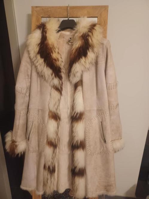 Magnifique manteau de fourrure véritable - pièce unique!, Kleding | Dames, Jassen | Winter, Gedragen, Maat 38/40 (M), Beige, Ophalen