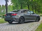 Mercedes A klasse A180 a 180 benzine AMG LINE | SEDAN | PANO, Auto's, Mercedes-Benz, Alcantara, Beige, Bedrijf, 5 zetels