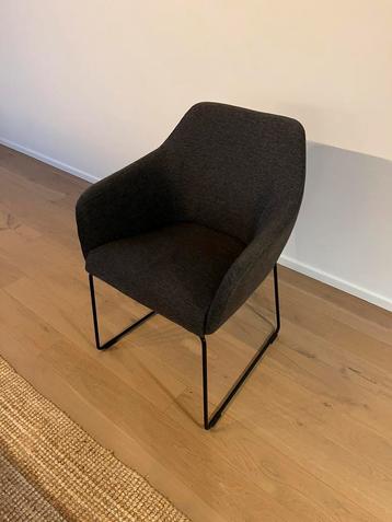Stoel eettafel beschikbaar voor biedingen