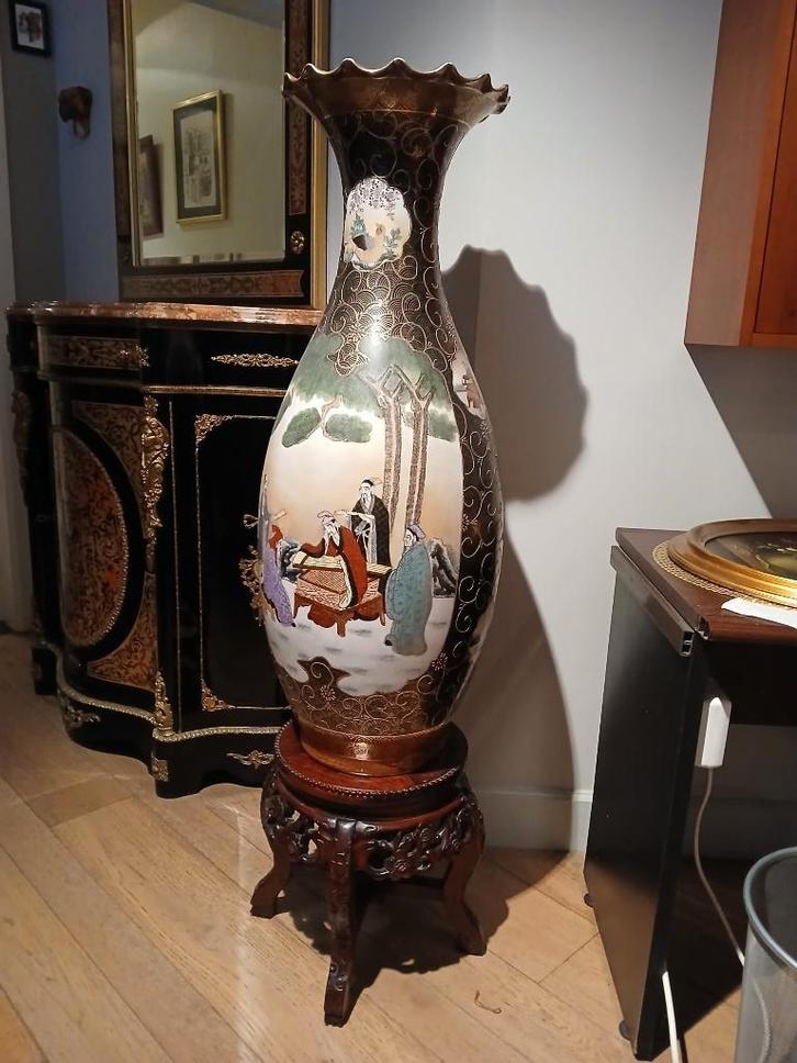 Vase de sol en porcelaine chinoise avec base en bois (1.2 m), Antiquités & Art, Antiquités | Vases, Enlèvement