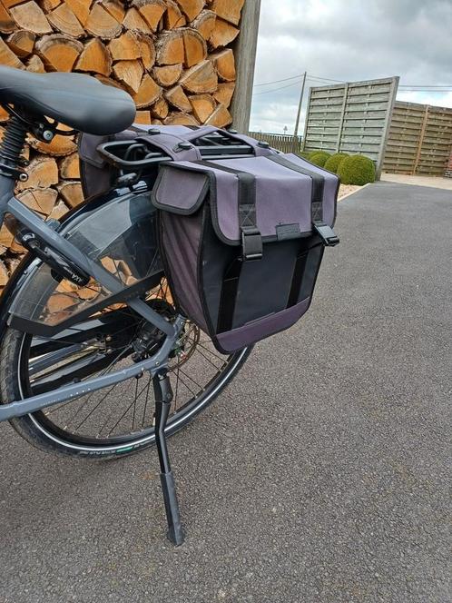 Basil tour dubbele fietstas 35 liter, Fietsen en Brommers, Fietsaccessoires | Fietstassen, Zo goed als nieuw, Ophalen of Verzenden