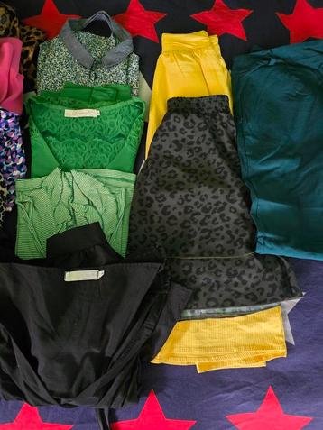 Pakket dameskledij maat M beschikbaar voor biedingen