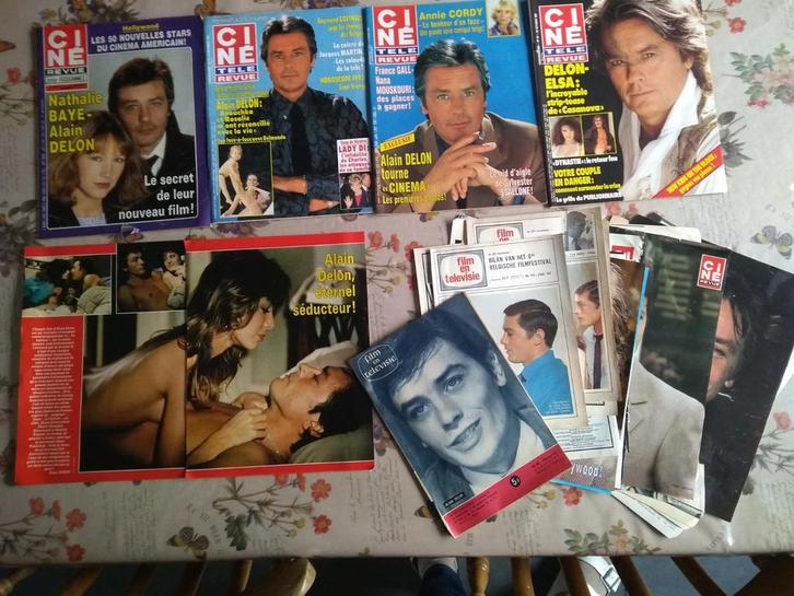 Alain Delon tijdschriften, en knipsels pakket, Verzamelen, Muziek, Artiesten en Beroemdheden, Zo goed als nieuw, Boek, Tijdschrift of Artikel
