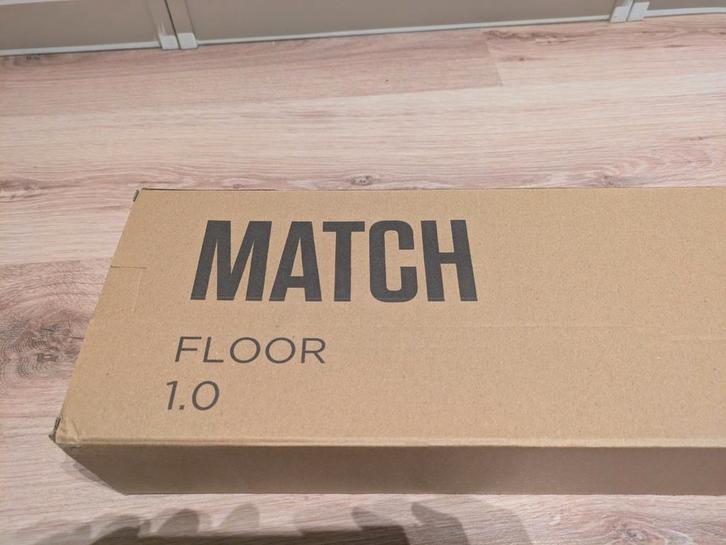 Wever & Ducré Match 1.0 LED Vloerlamp nieuw  sealed mat wit, Huis en Inrichting, Lampen | Vloerlampen, Nieuw, 100 tot 150 cm, Metaal