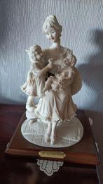 moeder met twee kinderen, wit beeld, Antiek en Kunst, Ophalen