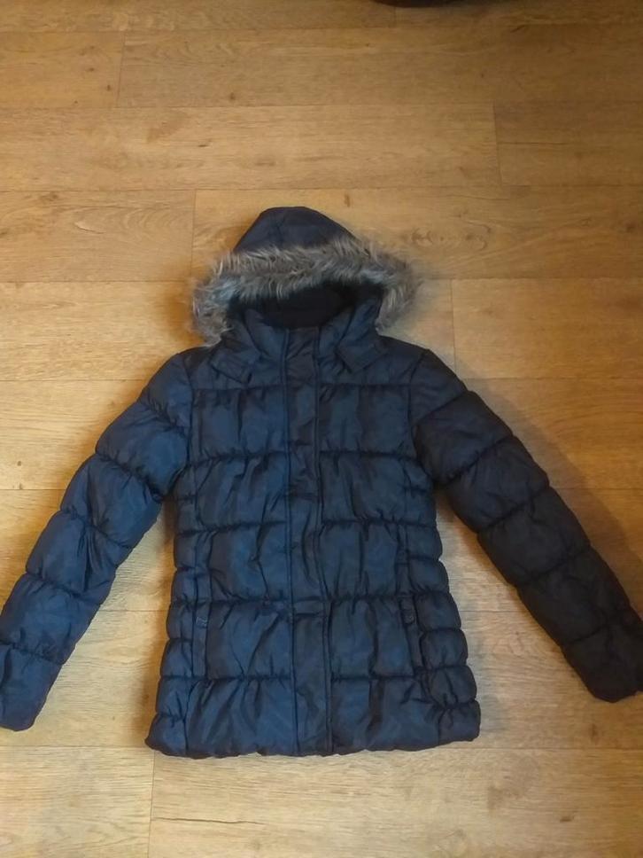 Zwarte gewatteerde winterjas maat 140, zeer goede staat, Kinderen en Baby's, Kinderkleding | Maat 140, Zo goed als nieuw, Meisje