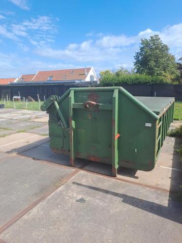 Haakarm container paardenmest mestcontainer met klep deksel beschikbaar voor biedingen