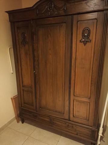 kast - kleerkast beschikbaar voor biedingen