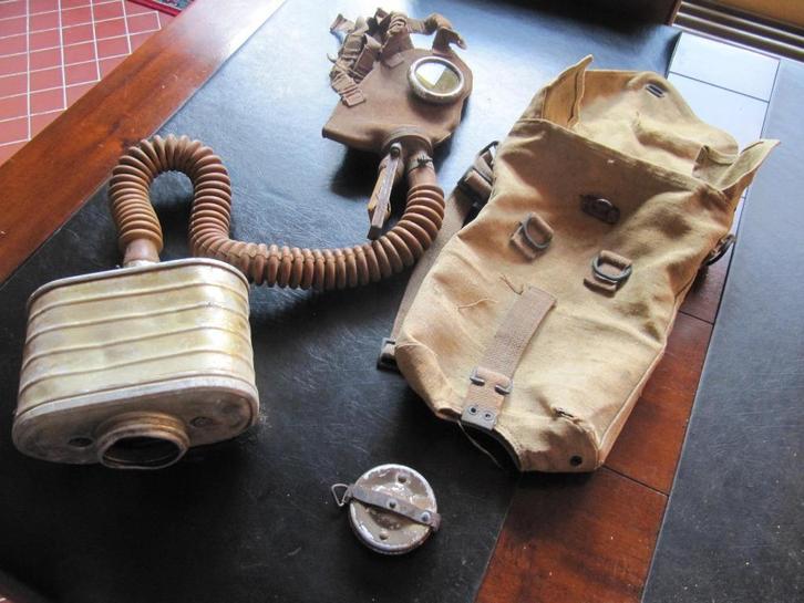 Belgisch gasmasker Pirelli M1931, Verzamelen, Militaria | Tweede Wereldoorlog, Landmacht, Kleding of Schoenen, Ophalen of Verzenden