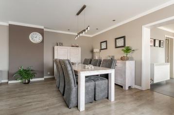 Eetkamer set - tafel, dressoir, kast, tv meubel, salontafel beschikbaar voor biedingen