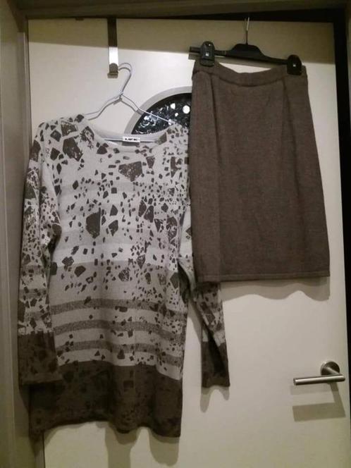Deux pieces, met wol, rok & trui, zgan, 38/40, Kleding | Dames, Rokken, Zo goed als nieuw, Maat 38/40 (M), Bruin, Onder de knie