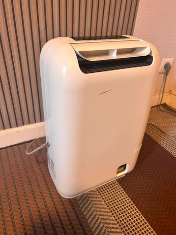 DELONGHI LUCHTONTVOCHTIGER DNS65 De'Longhi luchtontvochtiger beschikbaar voor biedingen