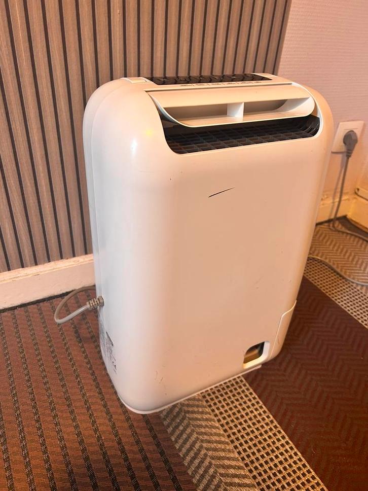 DELONGHI LUCHTONTVOCHTIGER DNS65 De'Longhi luchtontvochtiger, Elektronische apparatuur, Luchtbehandelingsapparatuur, Zo goed als nieuw