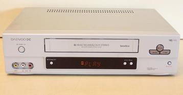 Daewoo SV-834 Videorecorder Met Afstandsbediening / 6 Head beschikbaar voor biedingen
