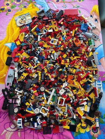 Groot lot vintage LEGO blokken beschikbaar voor biedingen