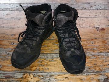 Chaussures de randonnée The North Face -> 15€