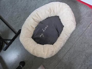 Hondenkussen beschikbaar voor biedingen