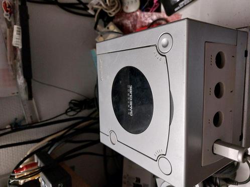 2 gamekubus te koop, Games en Spelcomputers, Spelcomputers | Nintendo GameCube, Zo goed als nieuw, Met 1 controller, Ophalen of Verzenden
