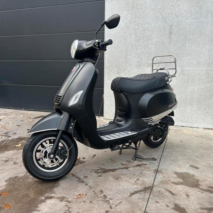 GTS Toscana Dynamic 2019 • 4.600 km • A-klasse • Mat Zwart, Fietsen en Brommers, Scooters | Vespa, Zo goed als nieuw, Overige modellen