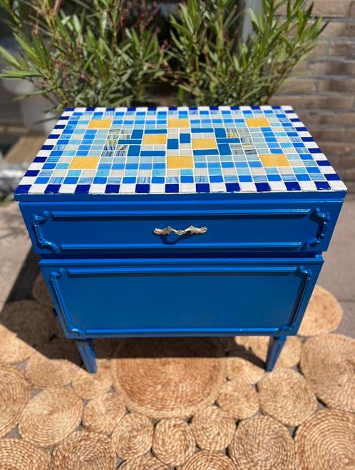 Blauw kastje | vintage | mozaïekblad, Antiek en Kunst, Antiek | Meubels | Kasten, Ophalen