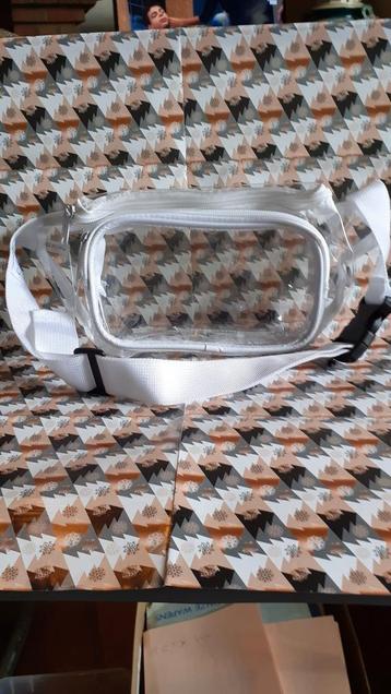 sac banane 2 poche en plastique transparent et blanc  beschikbaar voor biedingen