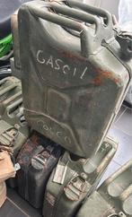 Versterkte metalen jerrycans, Ophalen