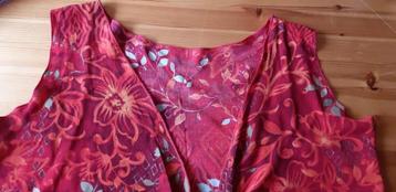Leuke mouwloze bolero top striklint rode bloemen M beschikbaar voor biedingen