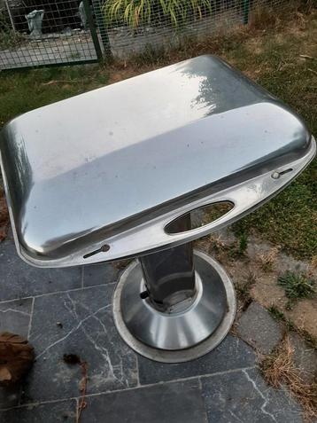 Houtskoolbbq met spit, Enlèvement, Utilisé