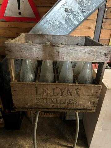 Houten water flessen bak Le Lynx Brussel beschikbaar voor biedingen