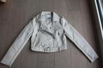 Nieuw: Mooi beige kunstlederen bikerjasje, maat S, Kleding | Dames, Jasjes, Kostuums en Pakken, Beige, Nieuw, Ophalen of Verzenden