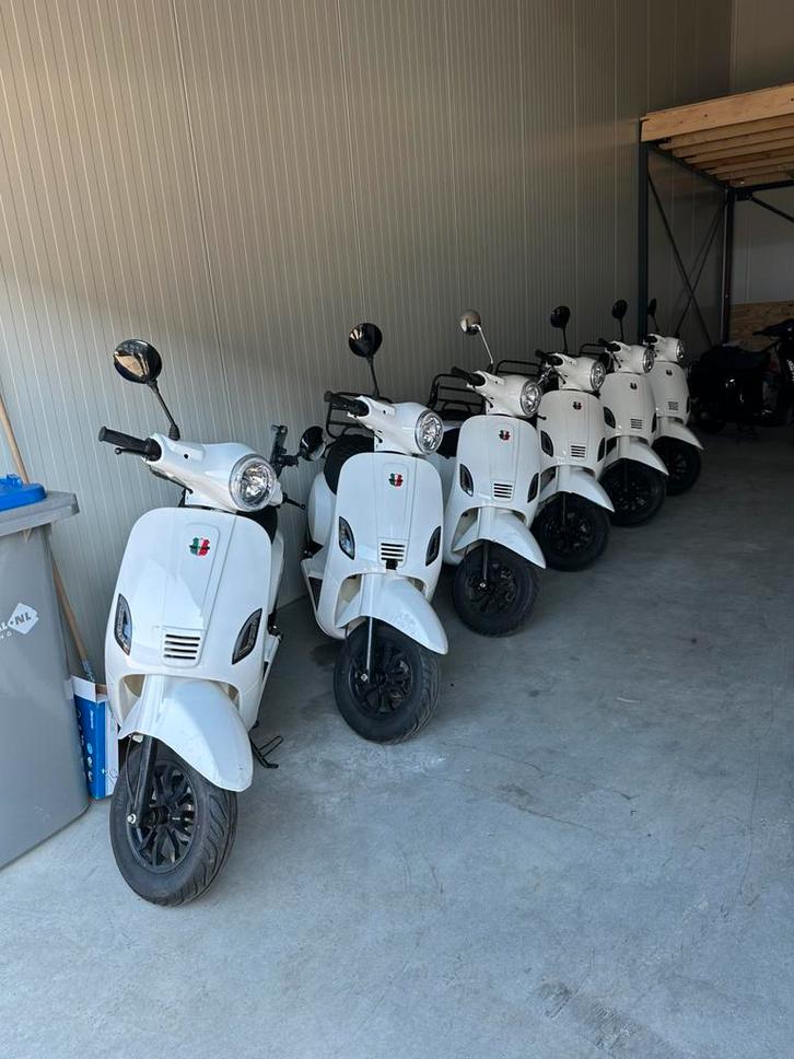 GTS Toscana Dynamic 2025 Borasco Grey, Fietsen en Brommers, Snorfietsen en Snorscooters, Zo goed als nieuw, Benzine, Ophalen