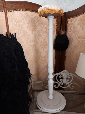 Oude hoge hoeden staander 52cm hoog, Enlèvement ou Envoi