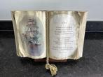 Woonaccessoire ( oud boek bewerkt op staander ) OPA, Ophalen of Verzenden, Zo goed als nieuw