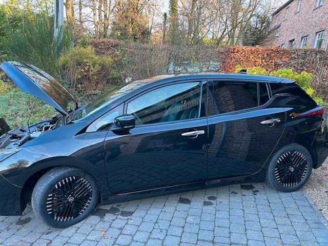 Auto Nissan Leaf 40kw 2023 66000km volledige opties, Auto's, Nissan, Particulier, Leaf, 360° camera, ABS, Achteruitrijcamera, Adaptieve lichten