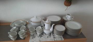 servies met gouden randje beschikbaar voor biedingen