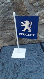 Oud Peugeot vlagje op wit metalen voetje, Diversen, Ophalen of Verzenden, Zo goed als nieuw