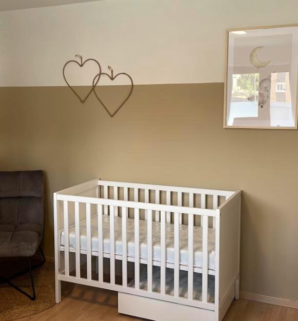 Ikea Sundvik babybed, Kinderen en Baby's, Kinderkamer | Complete kinderkamers, Zo goed als nieuw, Ophalen