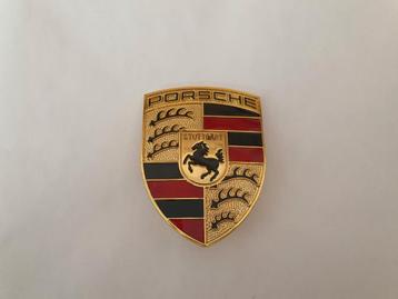 Porsche capot logo +- 67 mm x +- 50 mm  beschikbaar voor biedingen