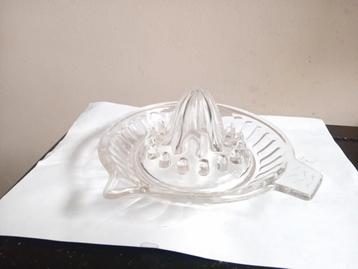 Oude citruspers  beschikbaar voor biedingen