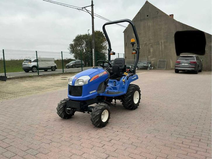 2017 Iseki Txg 237 Tuintractor, Zakelijke goederen, Machines en Bouw | Tuin, Park en Bosbouw, Overige typen