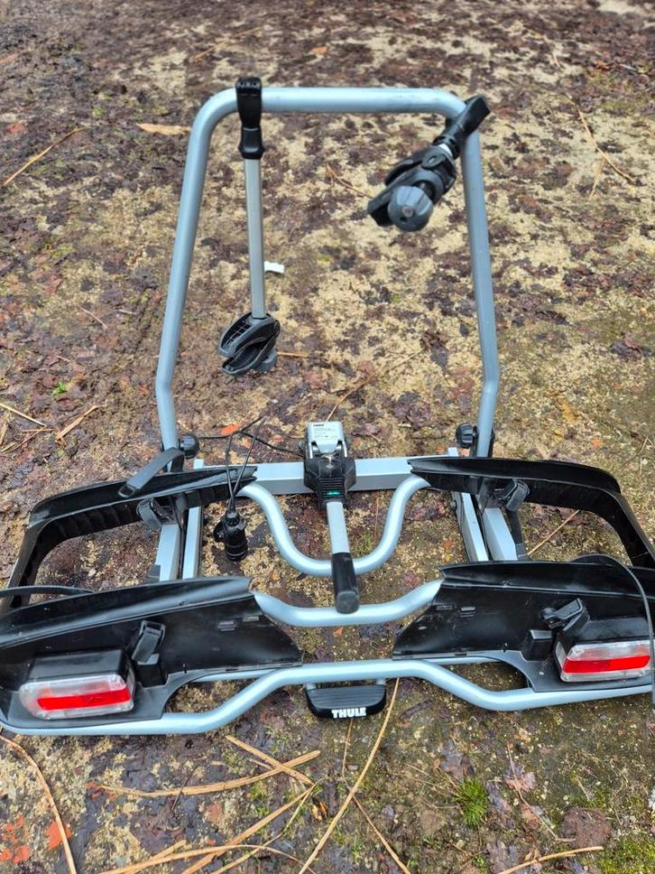 Thule EuroWay G2 (921) Fietsendrager – Kantelbaar – 13-polig, Auto diversen, Fietsendragers, Gebruikt, Trekhaakdrager, 2 fietsen