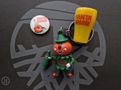Fanta Orange sinaasappel vangspelletje, figuurtje en button, Collections, Jouets miniatures, Comme neuf, Envoi