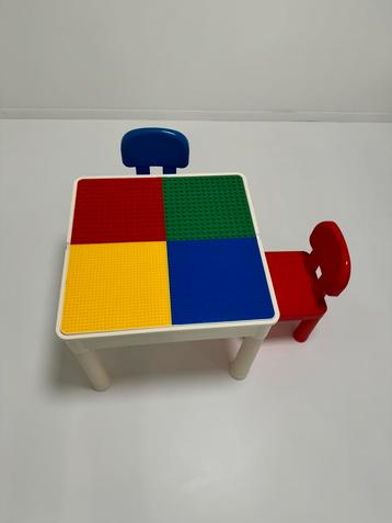 Bouwtafel set - Kindertafel met 2 Stoeltjes disponible aux enchères