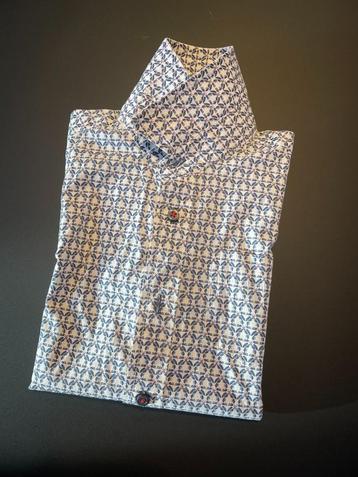 Hemd - Maat 128 beschikbaar voor biedingen