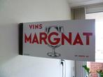 EMAILLE DUBBELZIJDIG RECLAME BORD"VINS DE MARGNAT"JAREN 50, Verzamelen, Merken en Reclamevoorwerpen, Ophalen of Verzenden, Zo goed als nieuw