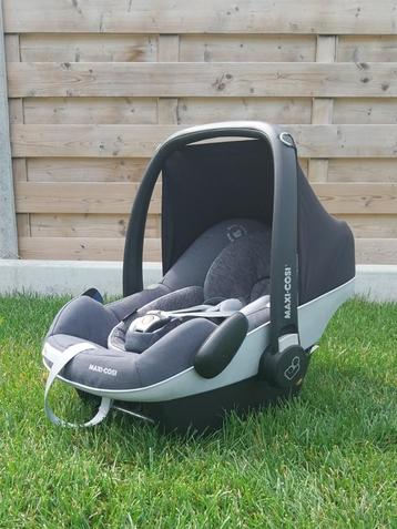 Maxi cosy pebble met isofix beschikbaar voor biedingen