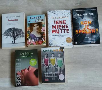 Boeken te koop beschikbaar voor biedingen