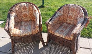 Rotan stoelen beschikbaar voor biedingen